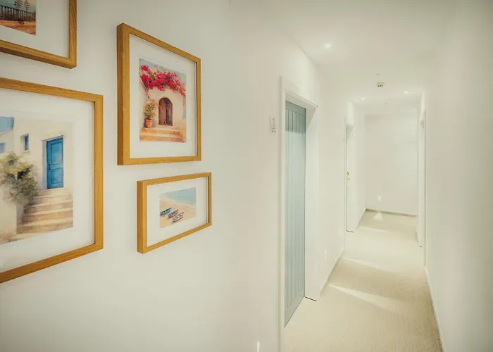 Beneste Nerja Hostal 호텔 2*