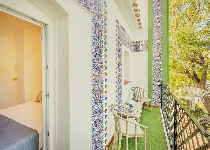 Beneste Nerja Hostal ホテル