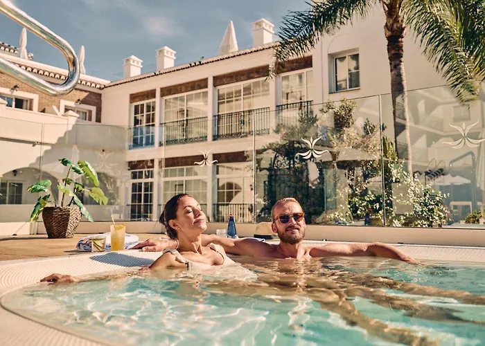 ホテル Beneste Nerja Hostal